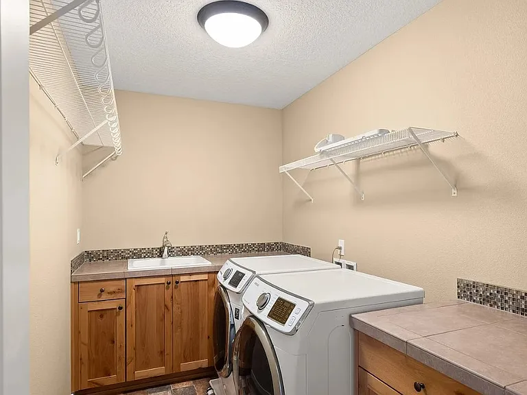 8125 SW 174th Ter — Photo 22