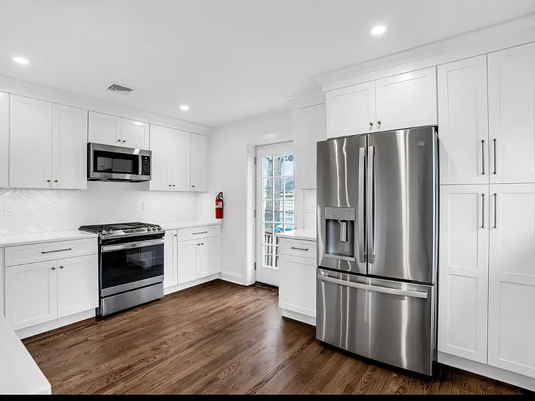 3141 Powhatan Ave — Photo 2