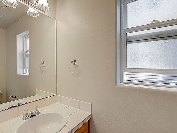 1st Fl - Powder Rm