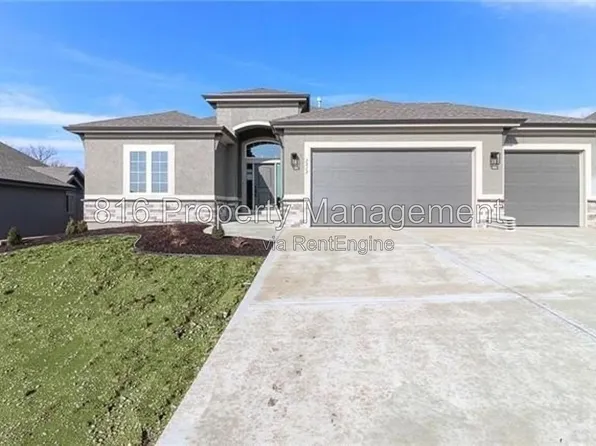 2528 SW Hickory Ln, Lees Summit, MO 64082