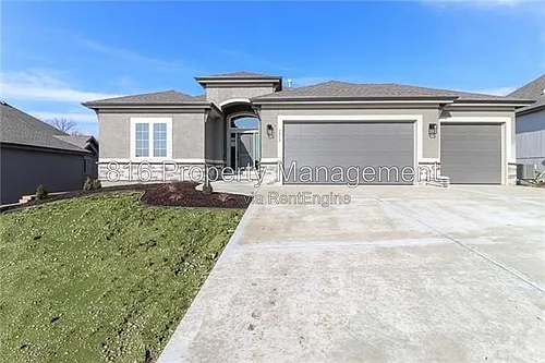 2528 SW Hickory Ln Photo 1