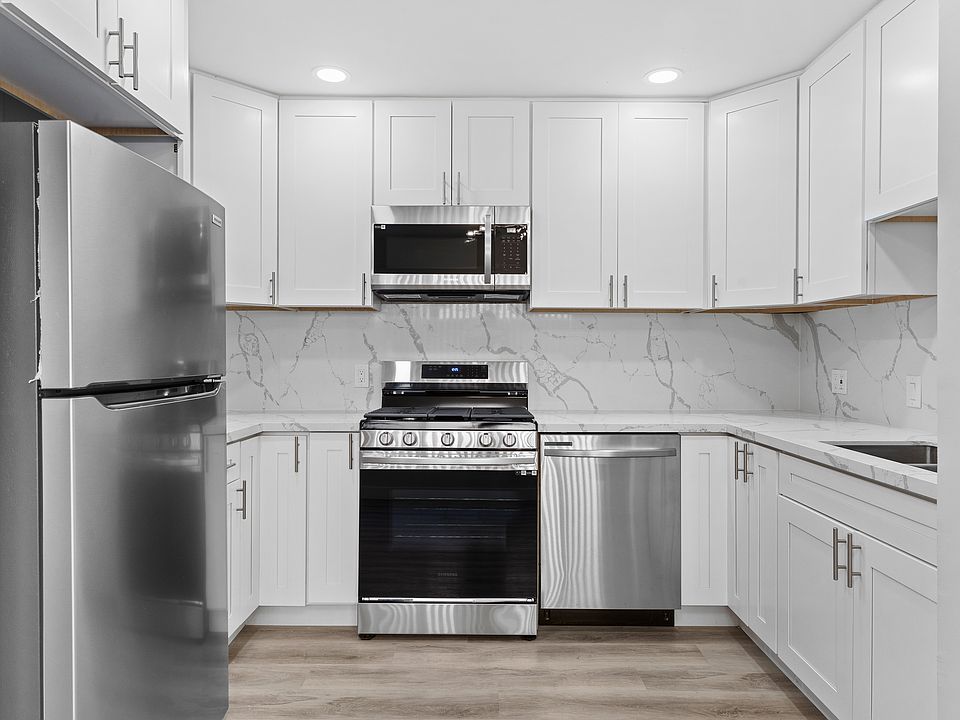 1st image of 3821 Marlborough Ave