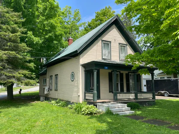 24 Pleasant Street, Houlton, ME 04730