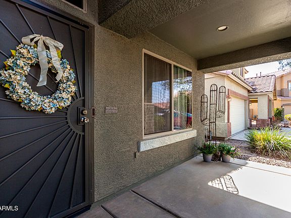 3rd image of 46135 W DIRK Street