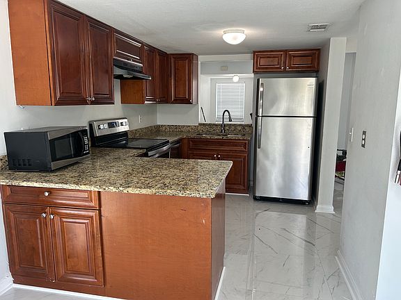 2nd image of 270 Hart Ln APT B
