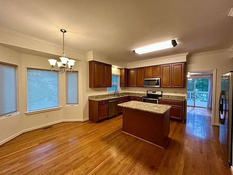 1520 Crawford Wood Dr — Photo 8