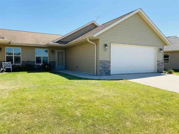 112 Hampton Cir, Williamsburg, IA 52361