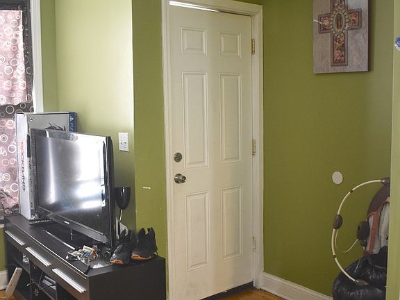 5th image of 637 N Avers Ave