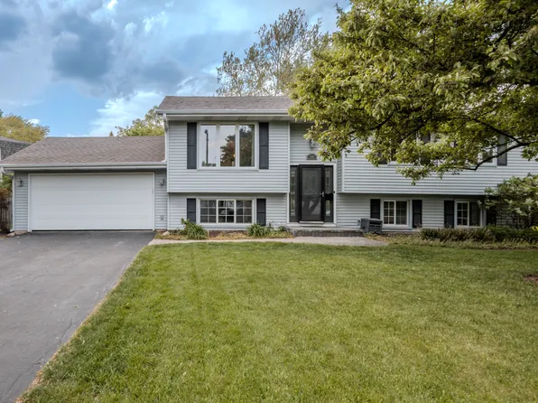 1301 S 10th St, St Charles, IL 60174