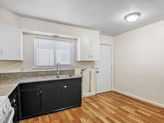 4th image of 214 George Pl #214