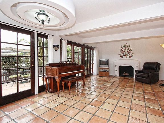 Living Room ~ Cozy Fireplace