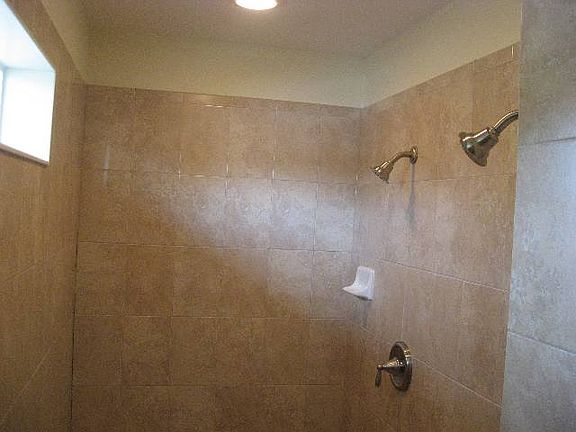5th image of 550 E Jim Darby Dr