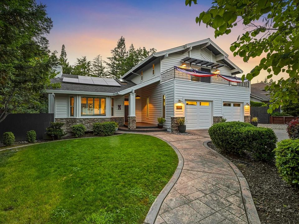 1st image of 204 Oak Canyon Way