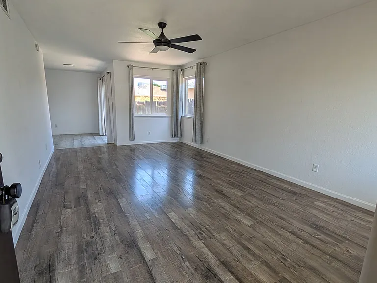 10143 De Soto Way — Photo 3