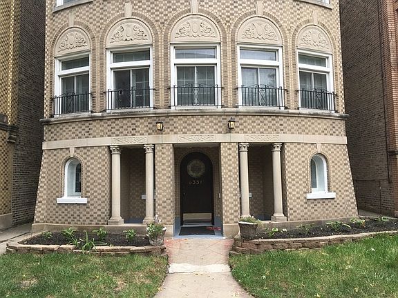 2nd image of 6331 N Washtenaw Ave #G