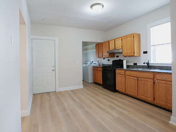 3rd image of 41 Payson Ave Floor 2