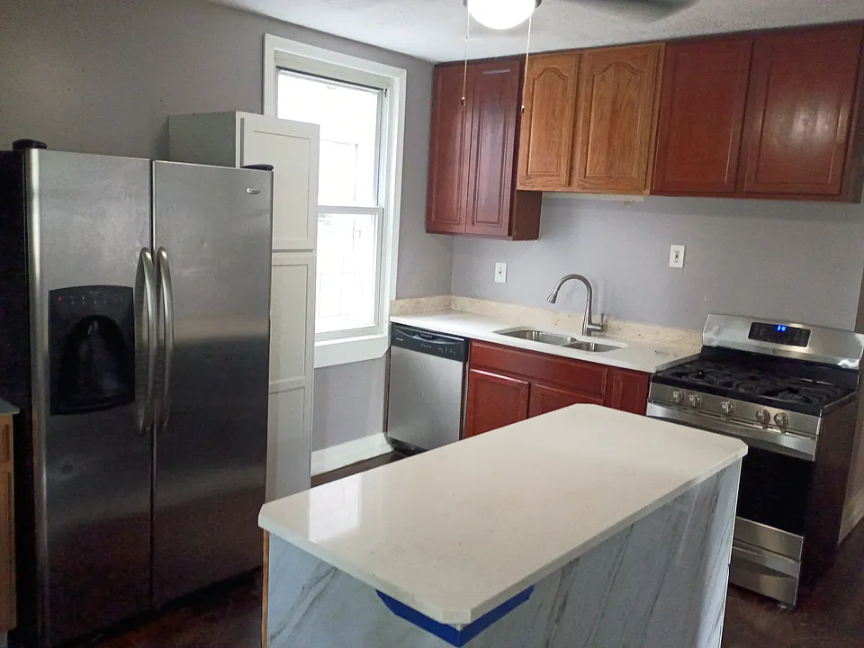 1268 W 71st Pl