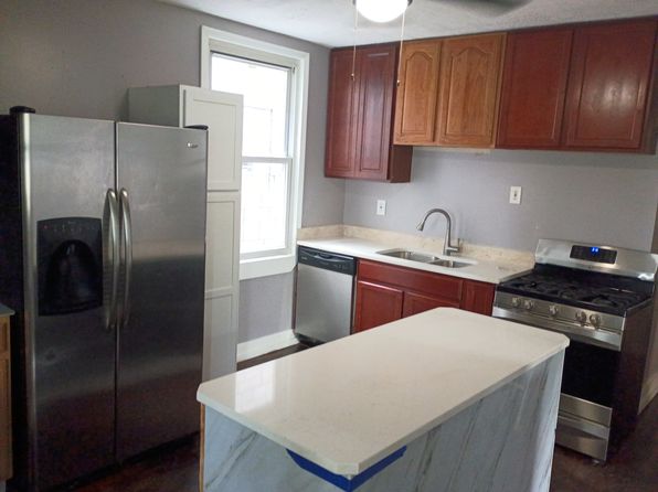 1268 W 71st Pl