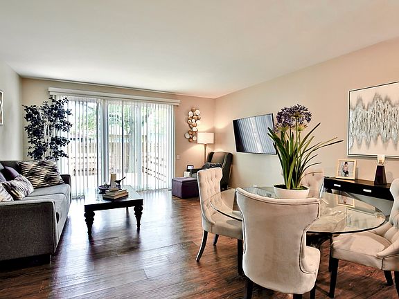 4th image of 87 Oakton Dr #87