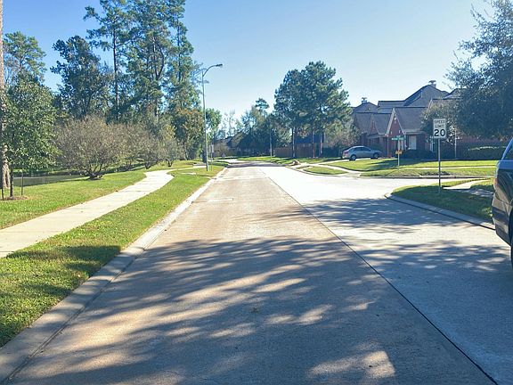 5th image of 906 Lake Spring Way