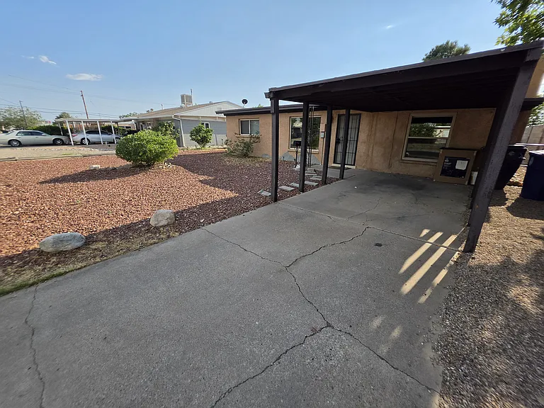 2625 Florida St NE — Photo 24