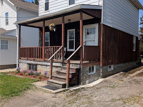 2nd image of 909 E 16th St