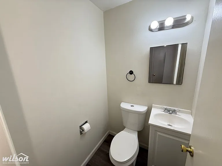 1525 Browne Ave — Photo 8