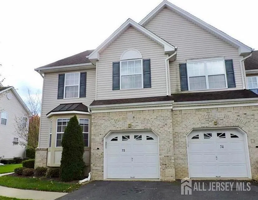 3 bed, 2.5 bath, 1981 sqft, $3,700 — Photo 1