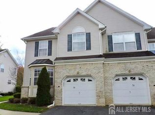 72 Heatherwood Dr, North Brunswick, NJ 08902