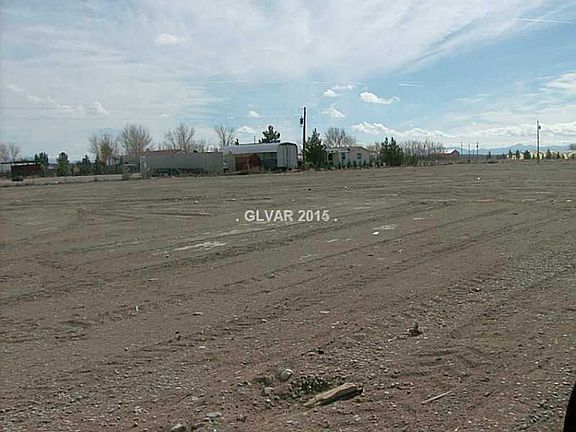 4th image of 3160 E Wall St