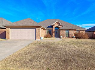 609 Sally Ct, Moore, OK 73160