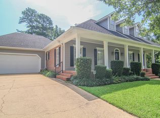 1512 Forrest Hill Dr, Columbus, MS 39701