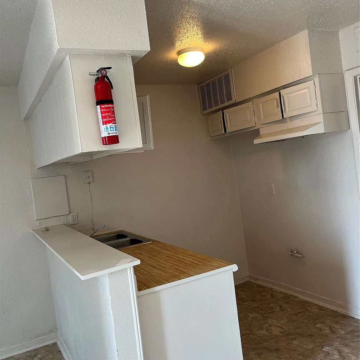 2 bed, 1.0 bath, 824 sqft, $950 — Photo 4