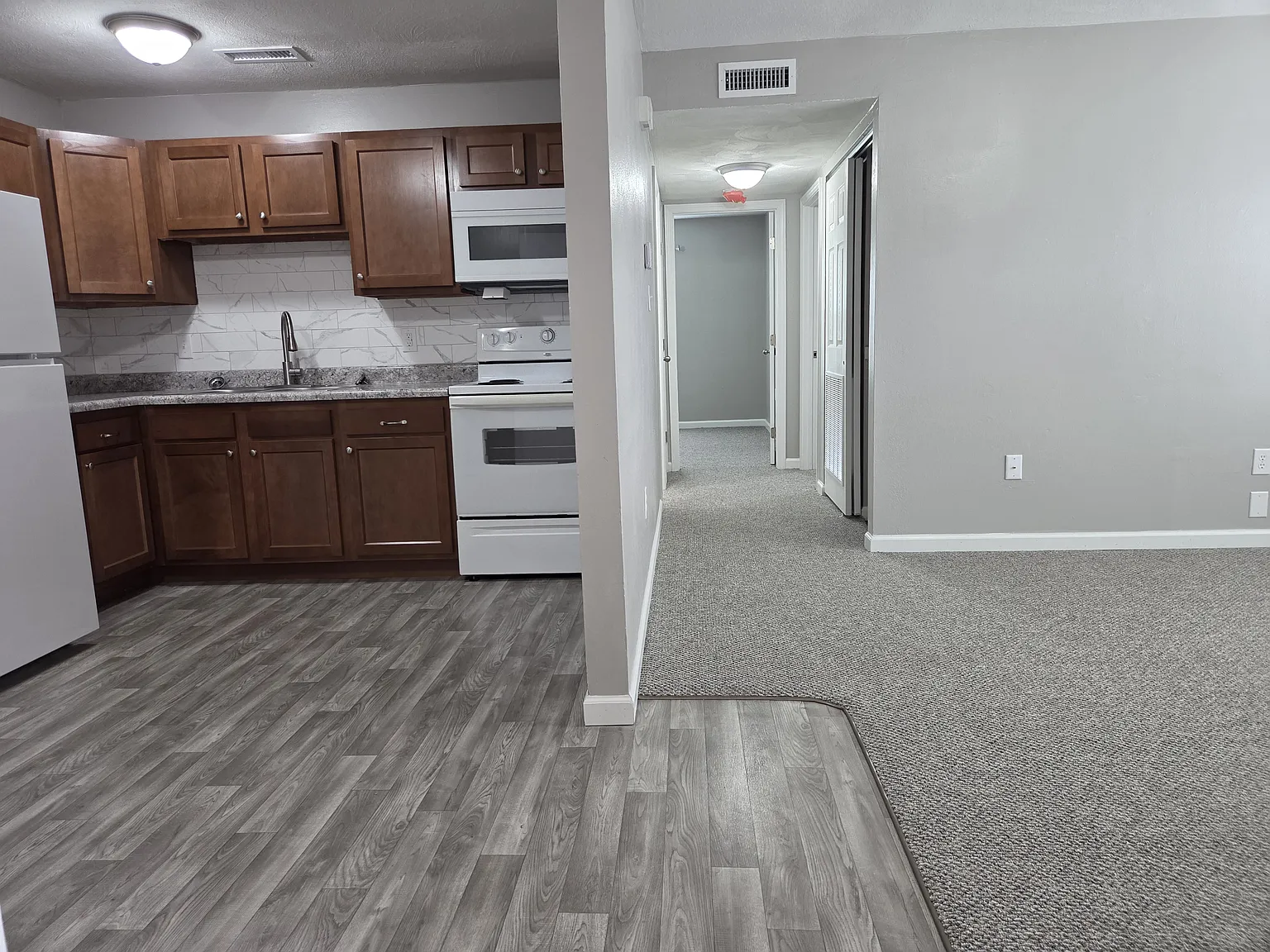 2 bed, 770 sqft, $850 — Photo 2