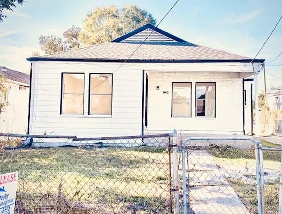 1st image of 1214 Des Jardines St