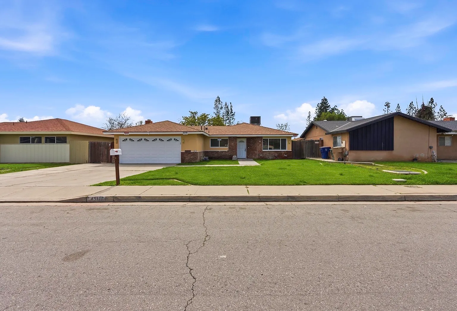 3 bed, 1476 sqft, $2,450 — Photo 2
