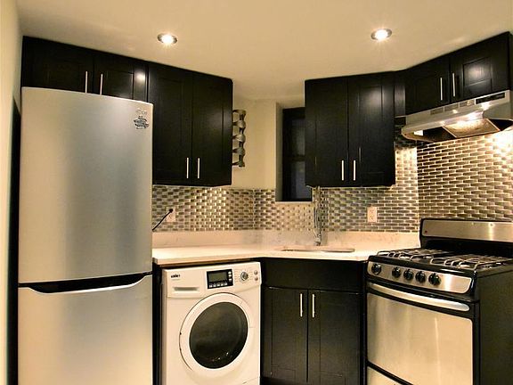 3rd image of 943 Columbus Ave APT 1B