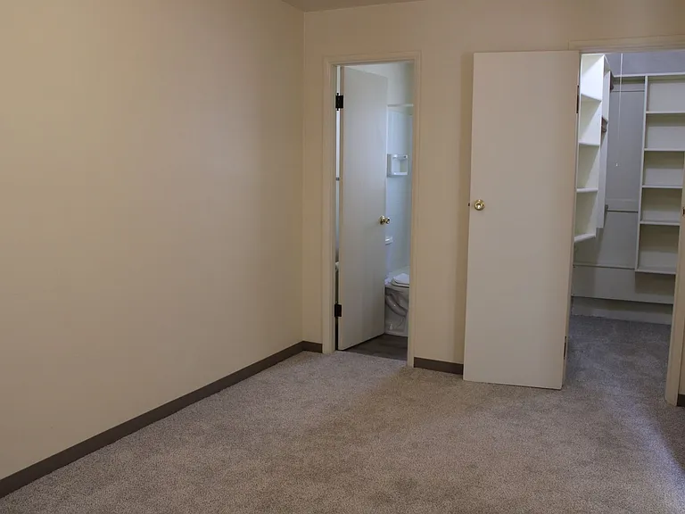 610 Stover St — Photo 6