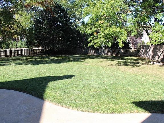 5th image of 10668 Walmer Ln