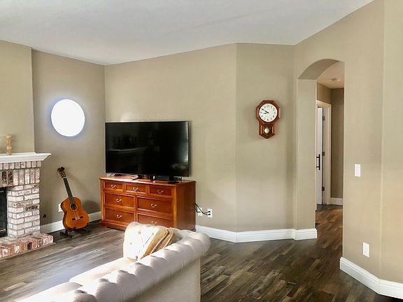 2nd image of 9525 Wellington Cir