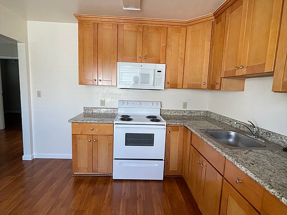 3rd image of 3018 Van Sansul Ave #8