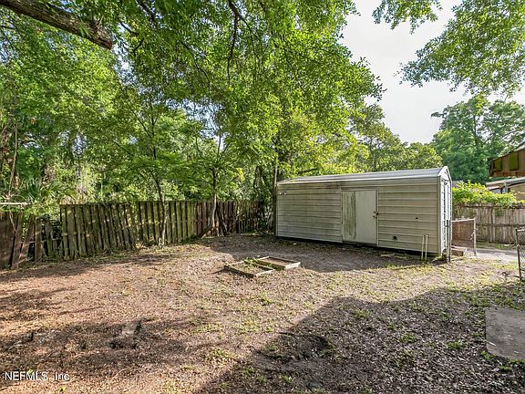 5th image of 665 CHESTNUT Drive