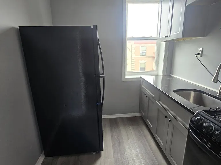 233 Littleton Ave #11A — Photo 1