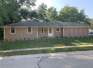 900 Cosby St, Liberty, MO 64068