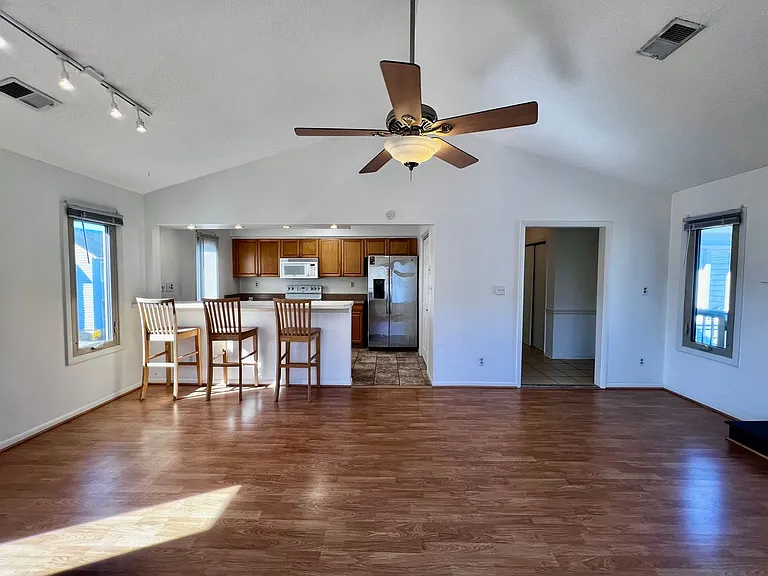 622 Pinewood Dr — Photo 5