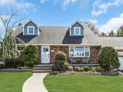 1800 Gormley Avenue, Merrick, NY, 11566