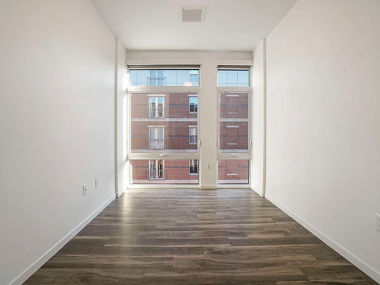 839 Beacon — Photo 32