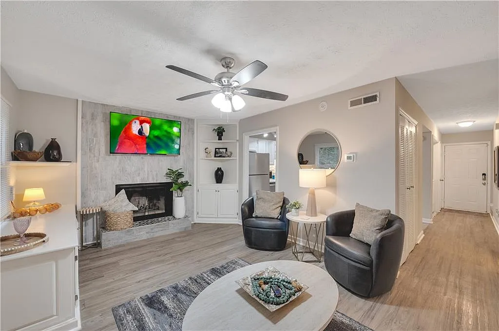 2 bed, 2.0 bath, $2,995 — Photo 1