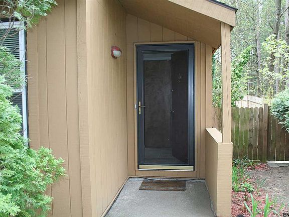3rd image of 86 Arrow Wood Pl
