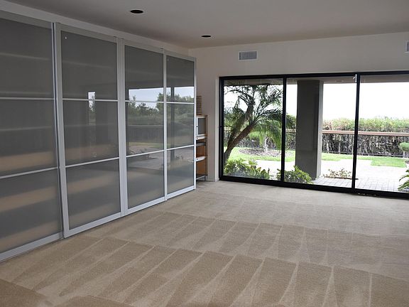 4th image of 845 Golden Park Ave
